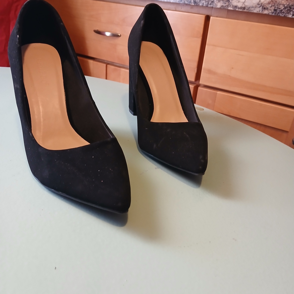BAMBOO Classic Black Heels